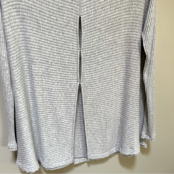 Free People ~Gray Lover Rib Thermal Raw Hem Tunic Top in size Medium - Picture 9 of 13